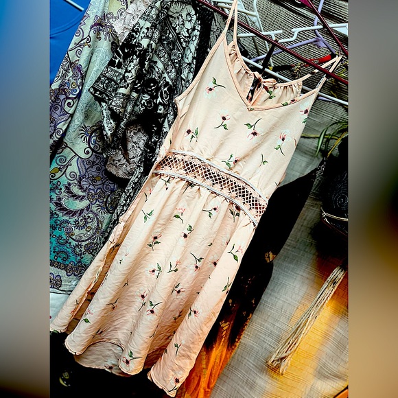 Dresses & Skirts - [E&M| small sleeveless formal dress]